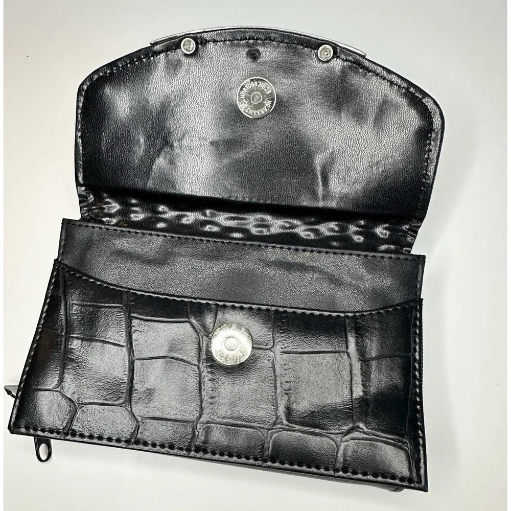 Western Crossbody Wallet Clutch Faux Croc Woven Leather Look Silver Heart Medusa